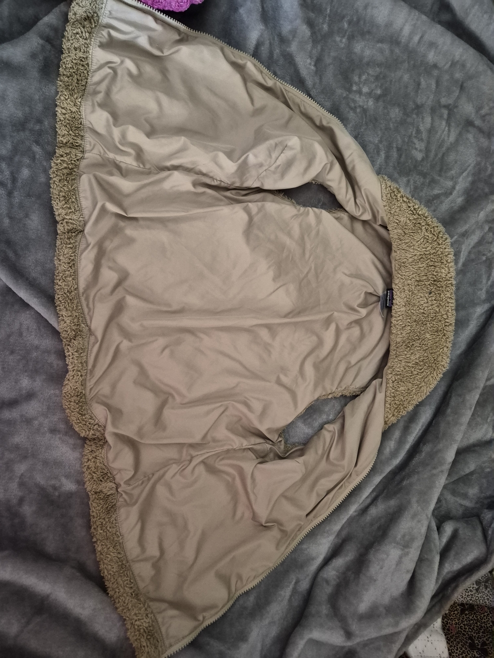 Patagonia Sherpa Fleece Vest in Light Beige - Picture 5 of 6